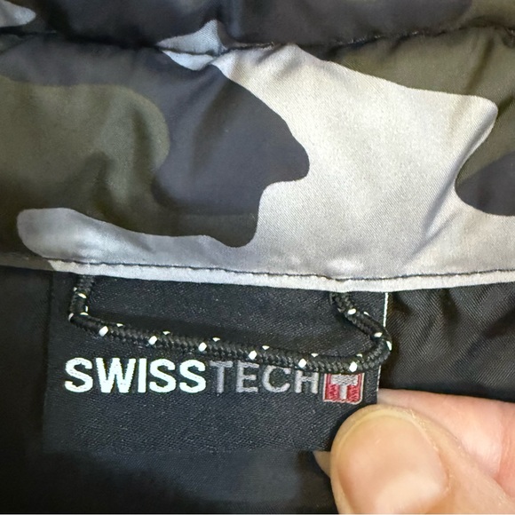 Swiss Tech camo vest men’s size XL hunting quilted outdoor - Picture 2 of 8